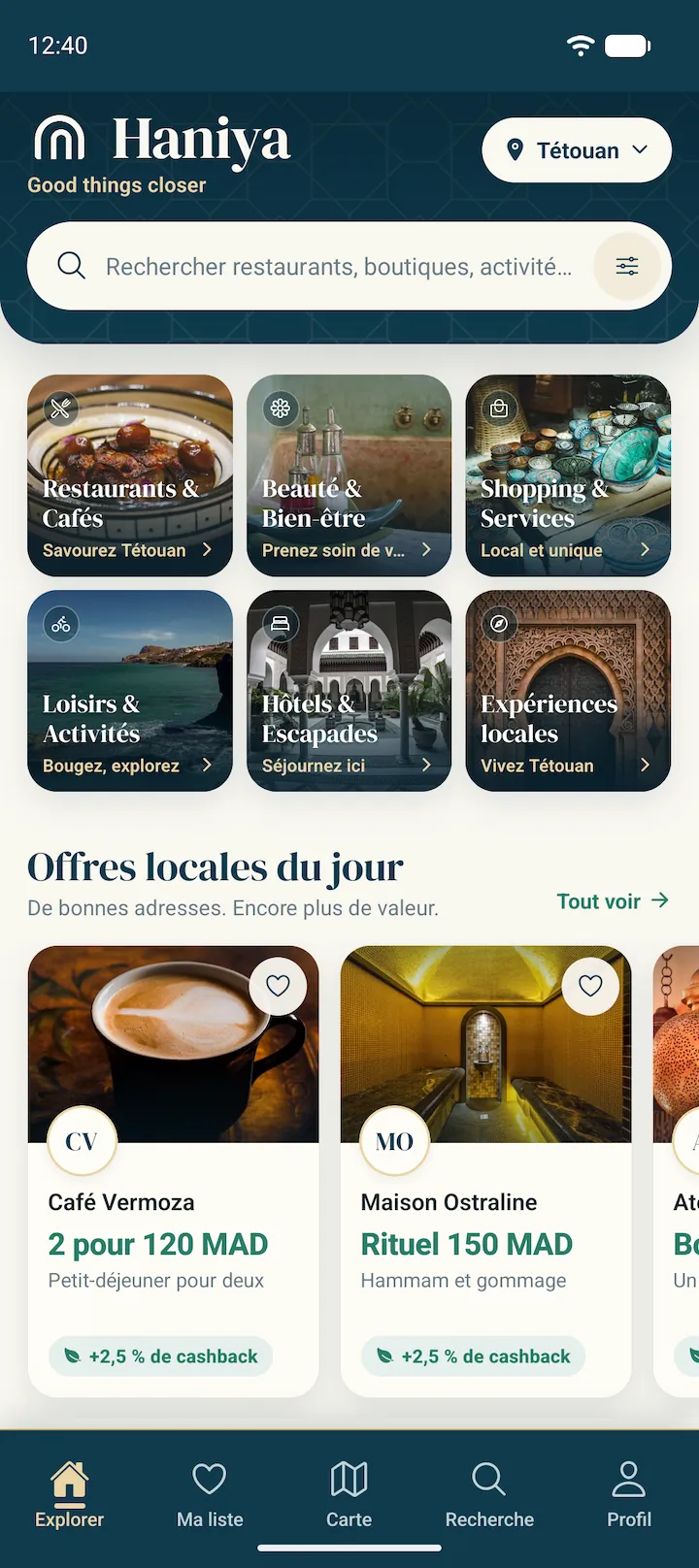 L’écran Explorer de l’application Haniya à Tétouan : la recherche, les six catégories et les offres locales du jour.